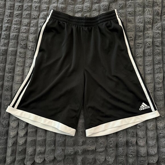 Adidas soccer shorts - Picture 1 of 3